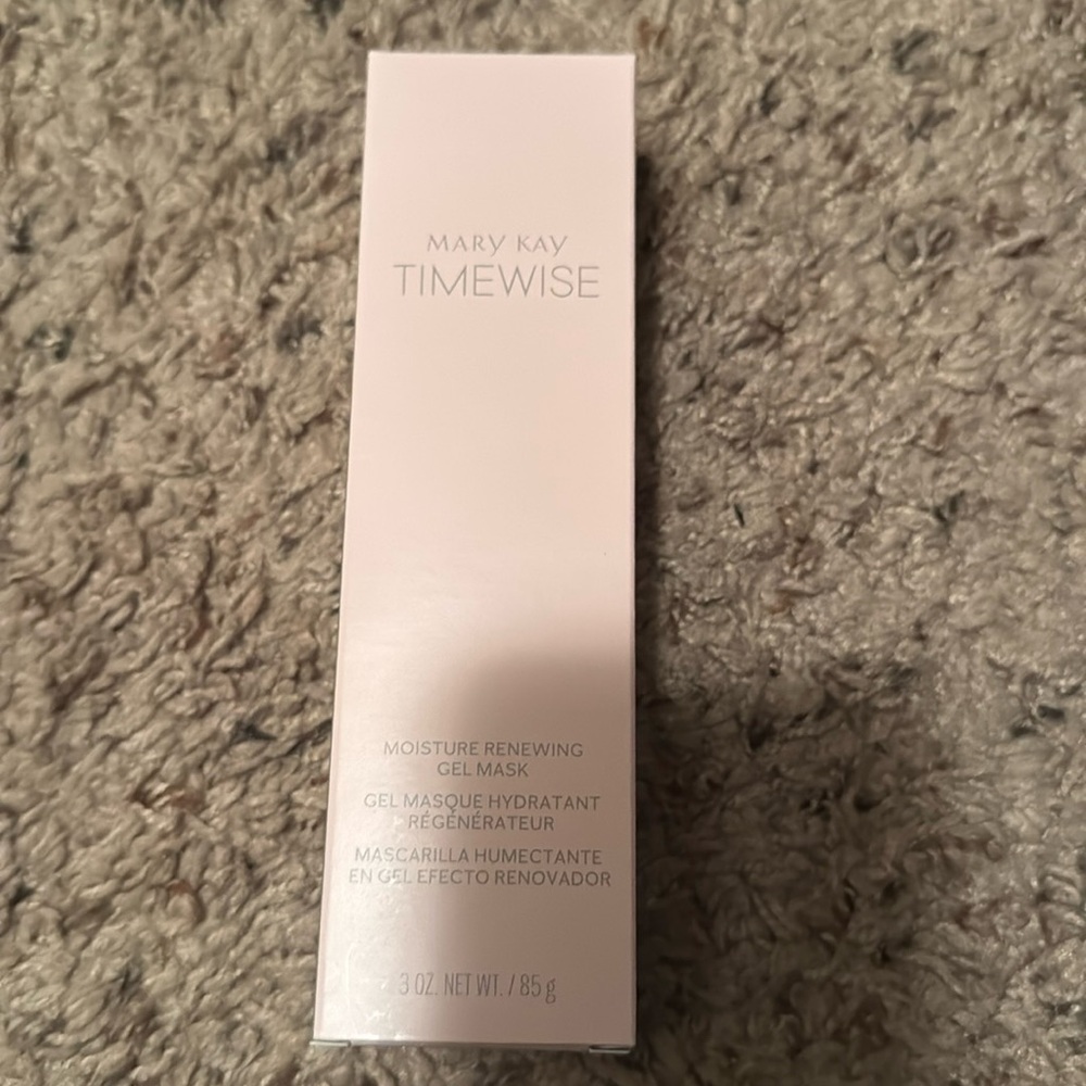 Mary Kay TimeWise Moisture Renewing Mask. Brand new.